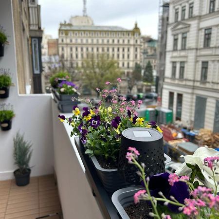 City View Bukares Bagian luar foto