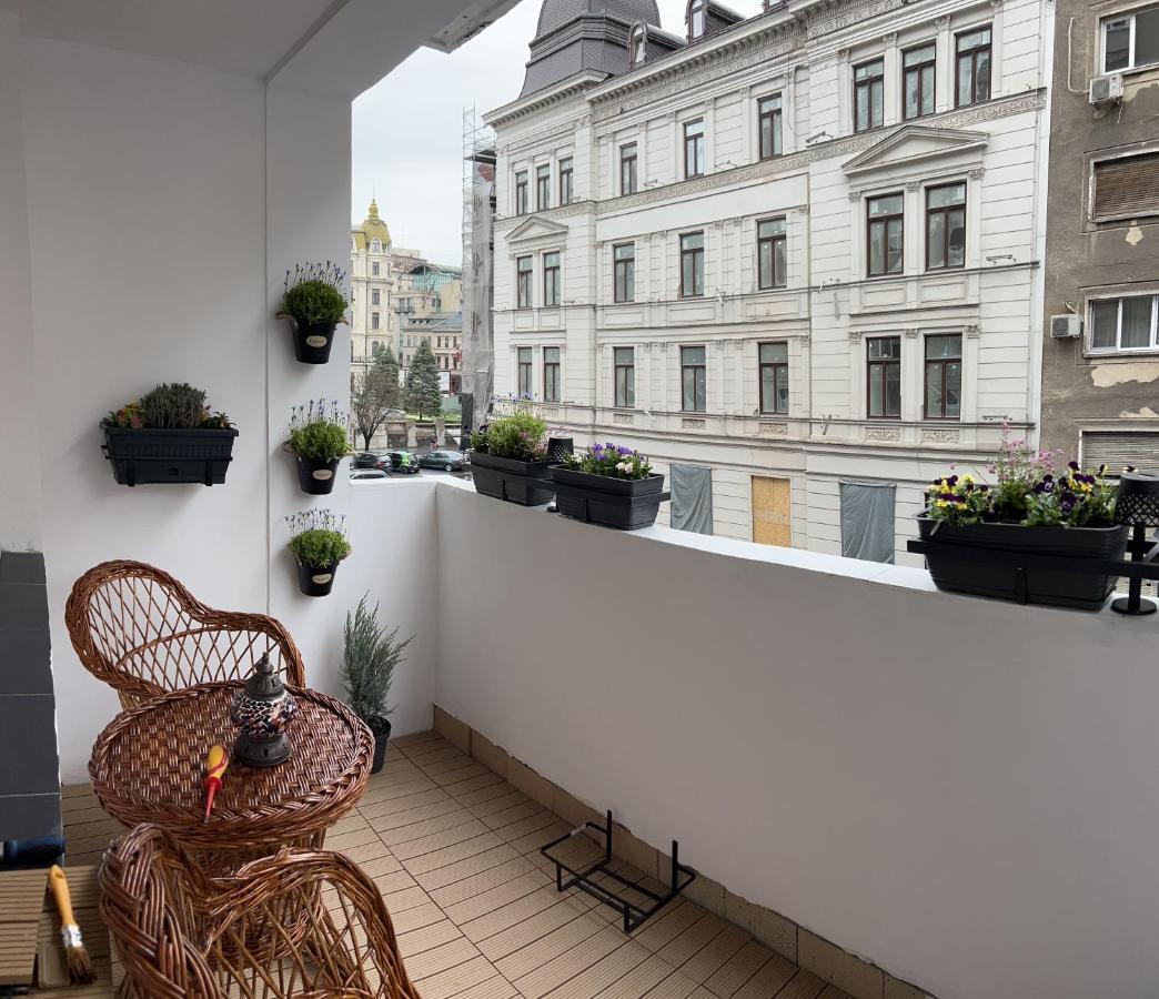 City View Bukares Bagian luar foto