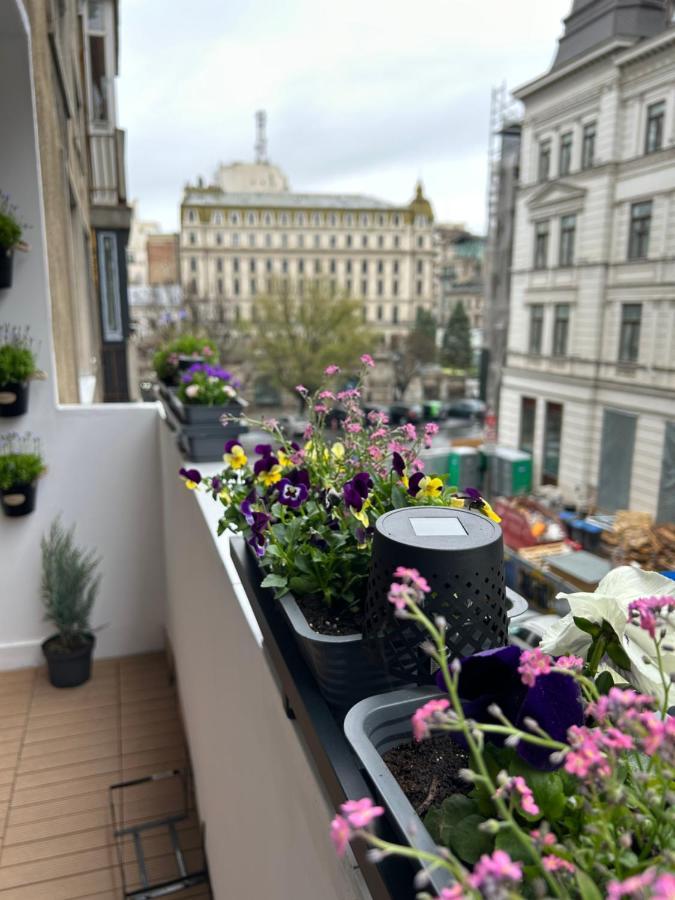 City View Bukares Bagian luar foto